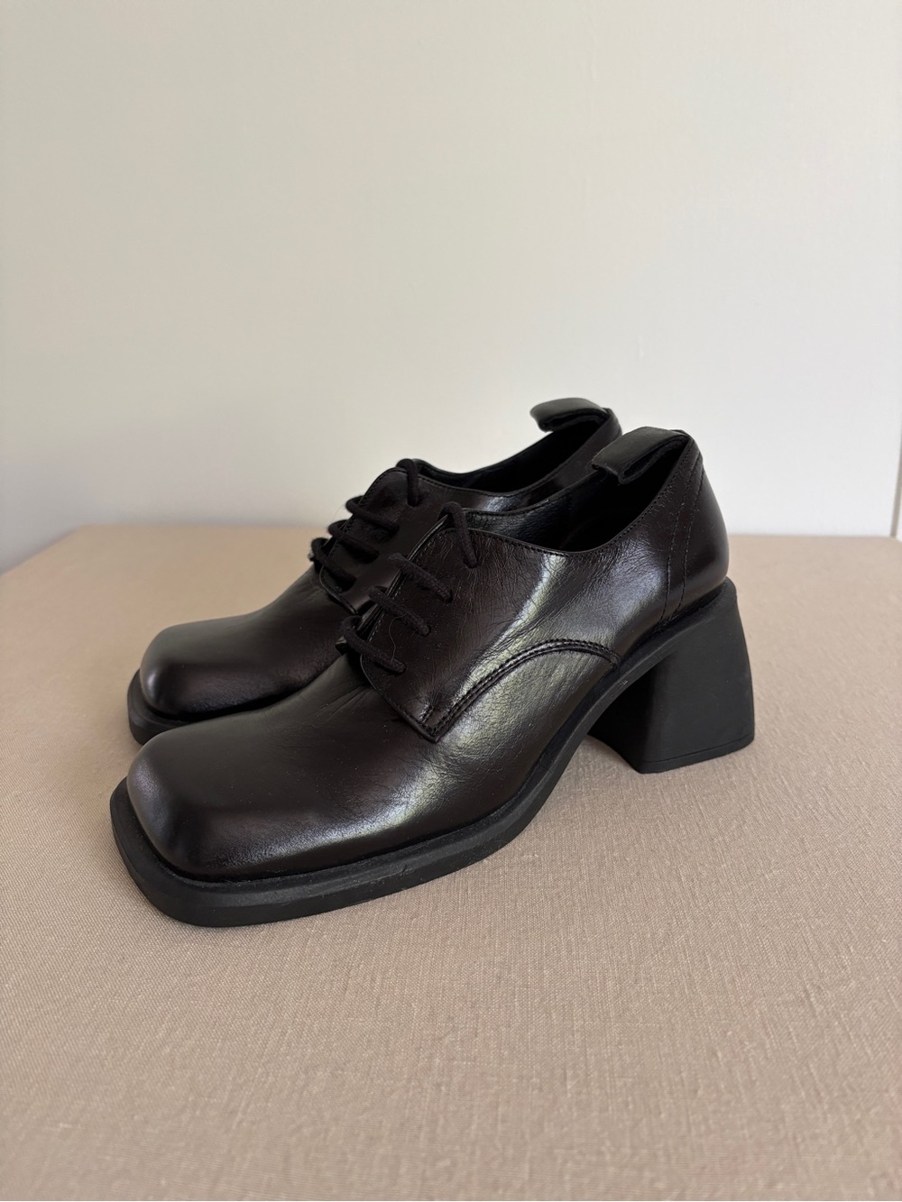 L’Intervalle Classic Black Leather Square-Toe Block Heel Oxfords for Women 37